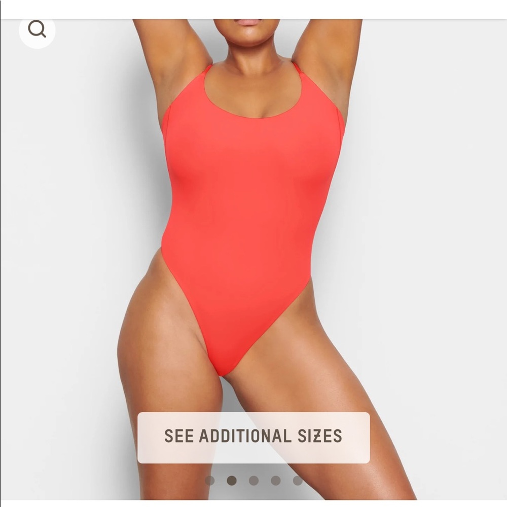 SKIMS NWT FITS EVERYBODY CAMI BODYSUIT SIZE S- sold out limited edition color